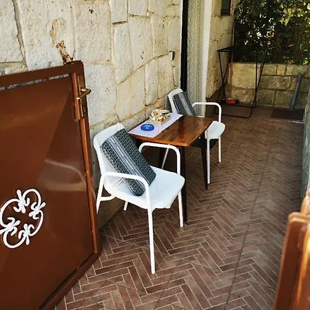 Apartman Mali *